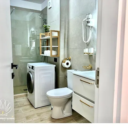 Heaven Infinity Sunrise Pool &