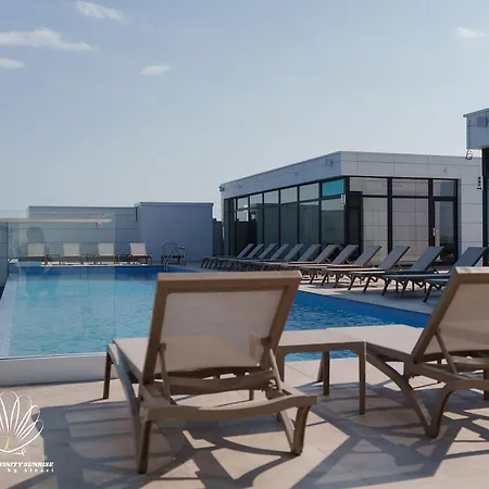 Heaven Infinity Sunrise Pool & * Năvodari