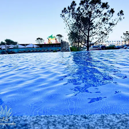 Heaven Infinity Sunrise Pool & * Năvodari