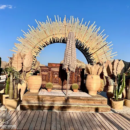 Heaven Infinity Sunrise Pool & *