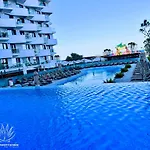Heaven Infinity Sunrise Pool & Navodari