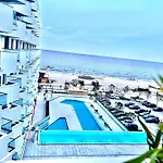 Heaven Infinity Sunrise Pool & Apartment