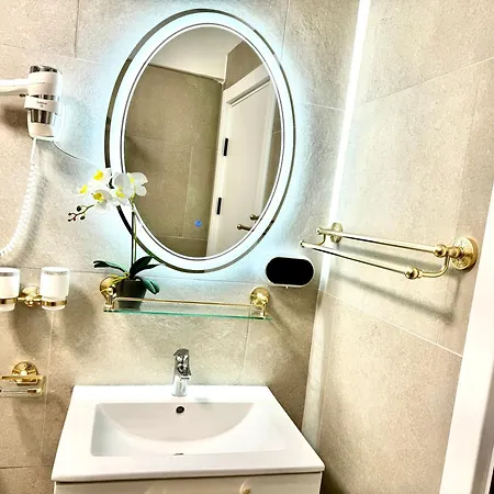 Heaven Infinity Sunrise Pool &