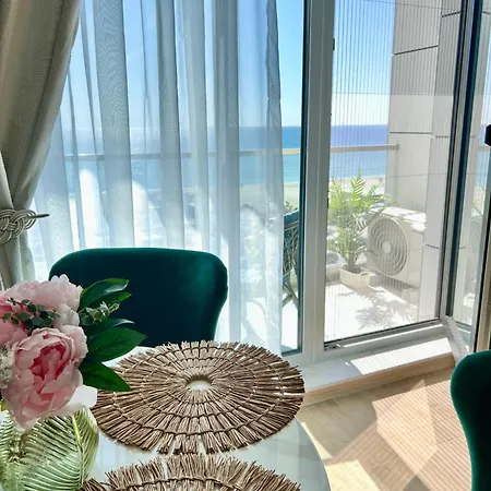 Heaven Infinity Sunrise Pool & * Năvodari