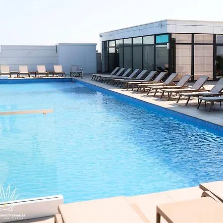 Heaven Infinity Sunrise Pool & *