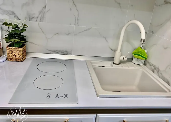 Heaven Infinity Sunrise Pool & Apartament *