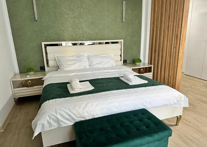 Heaven Infinity Sunrise Pool &